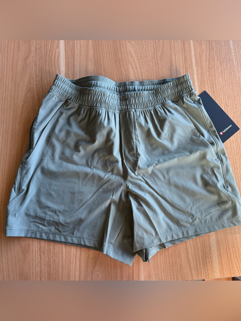 Lululemon Men’s Pace Breaker Linerless Shorts 5inch NWT 

In Willow Leaf
